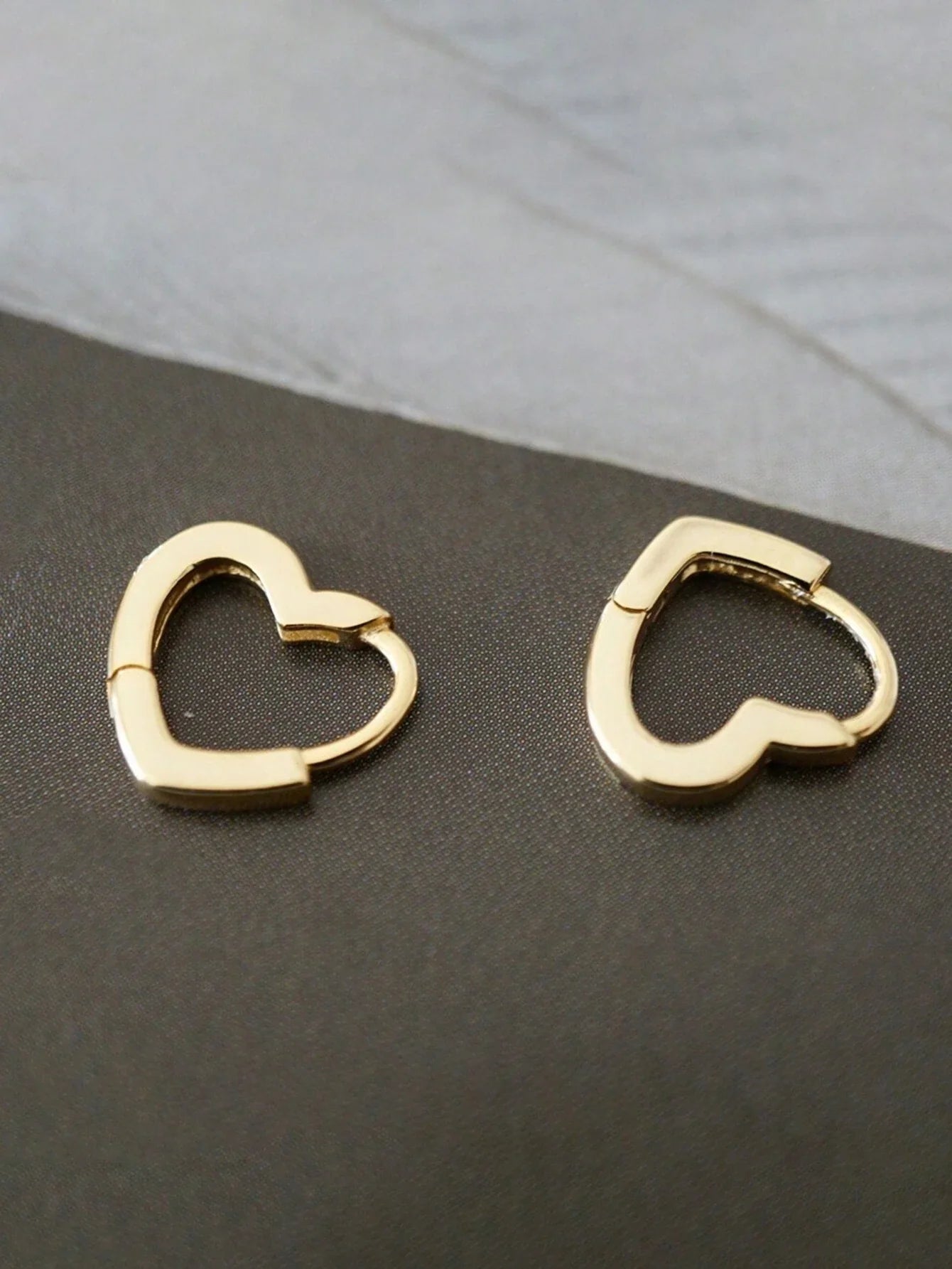 Fashionable Heart Shape Stud Earrings